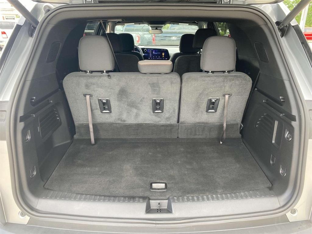used 2024 Chevrolet Traverse car, priced at $38,995