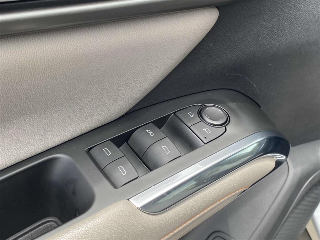 used 2024 Chevrolet Traverse car, priced at $38,995