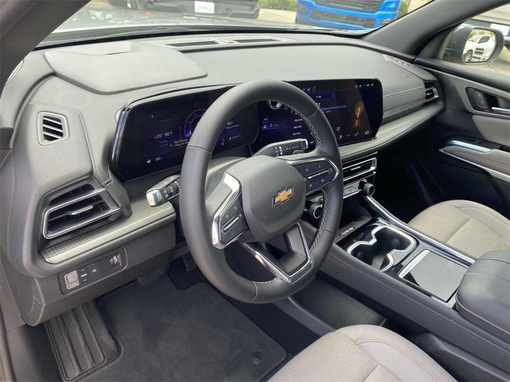 used 2024 Chevrolet Traverse car, priced at $38,995