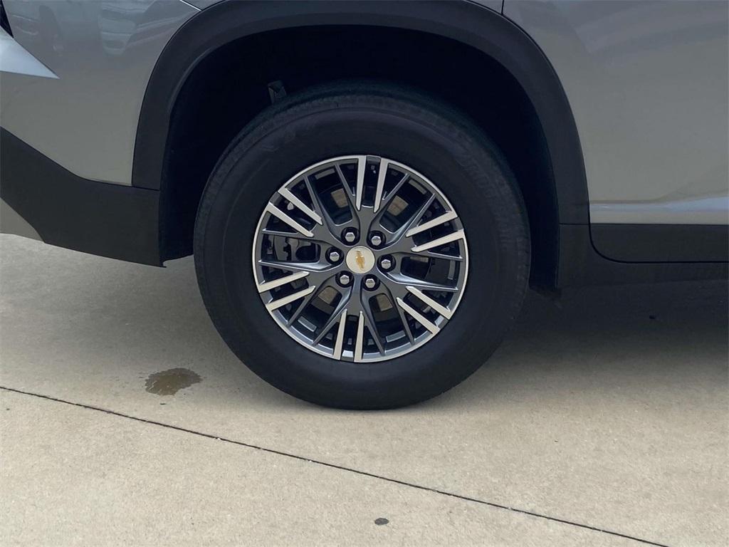 used 2024 Chevrolet Traverse car, priced at $37,995