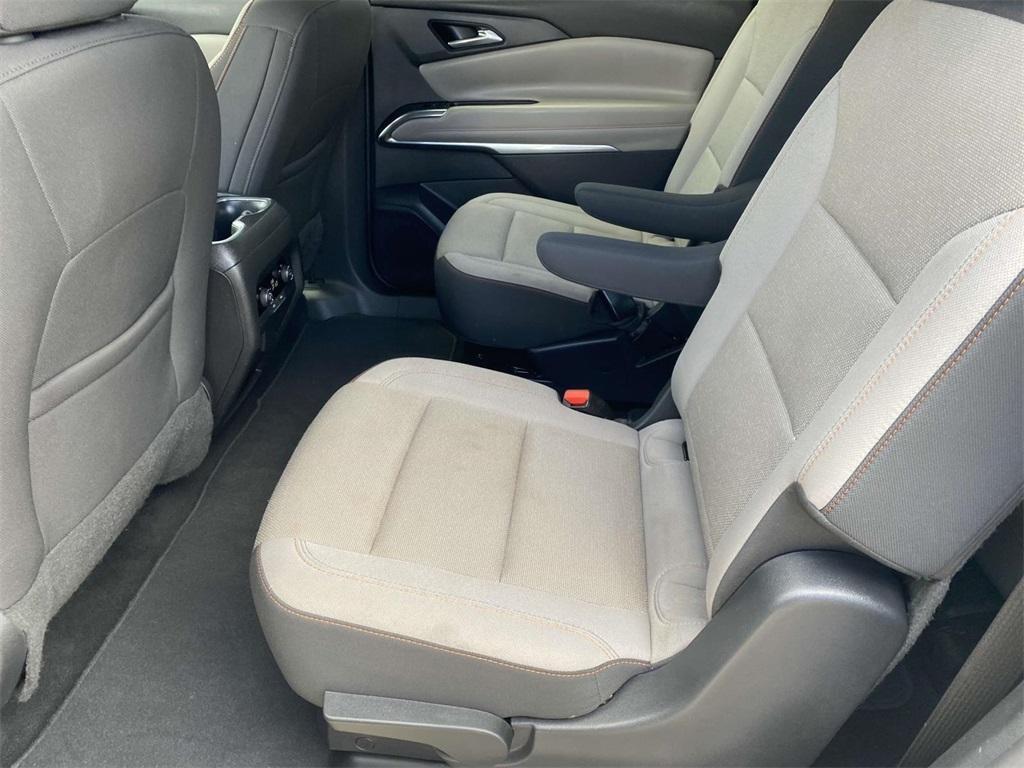 used 2024 Chevrolet Traverse car, priced at $38,995