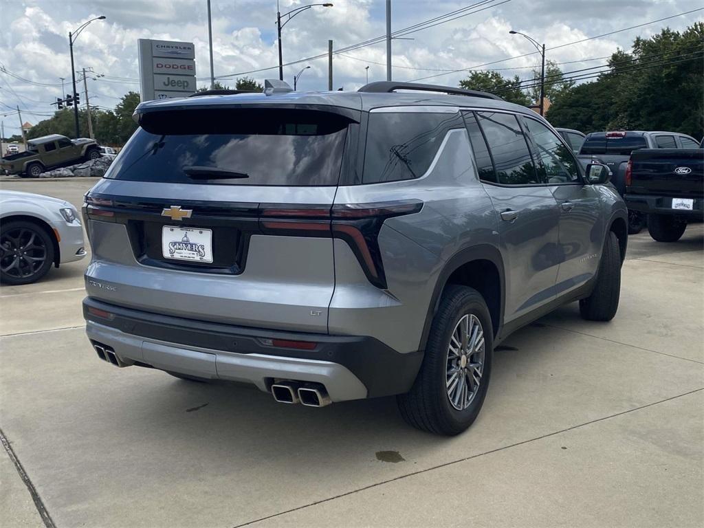 used 2024 Chevrolet Traverse car, priced at $38,995