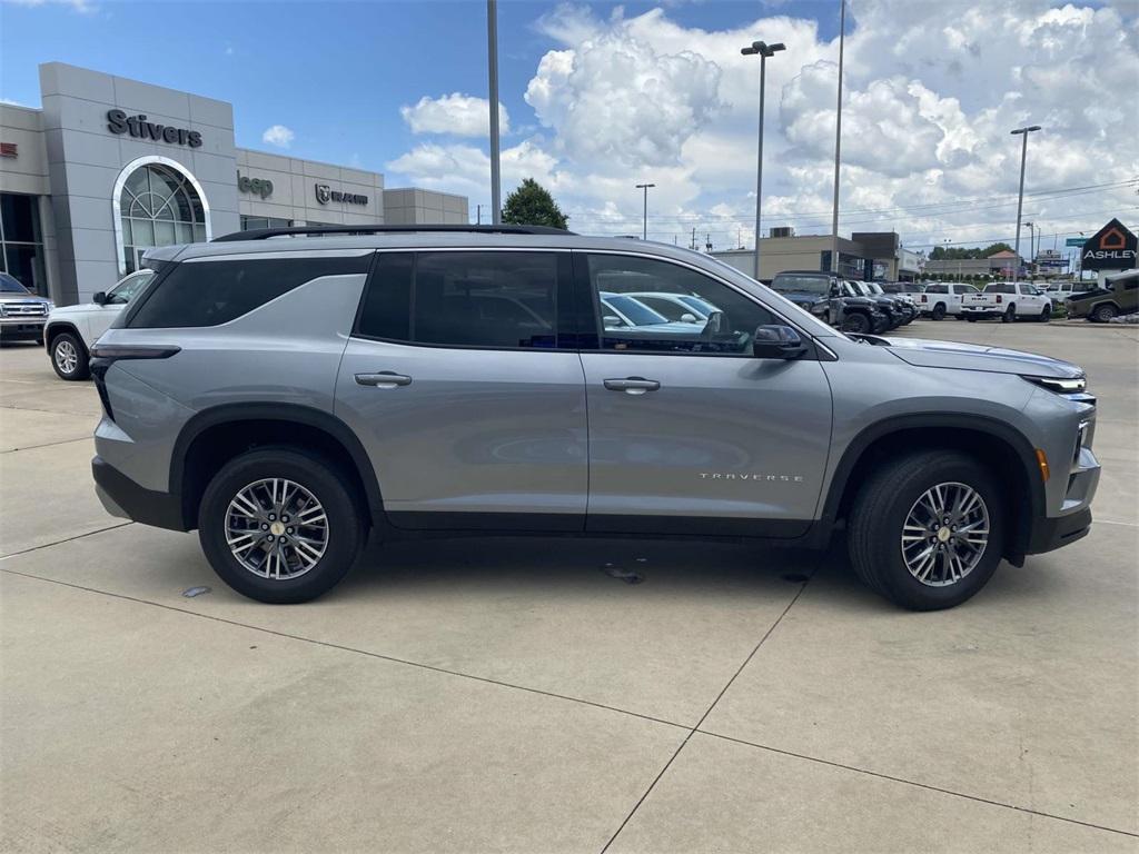 used 2024 Chevrolet Traverse car, priced at $38,995