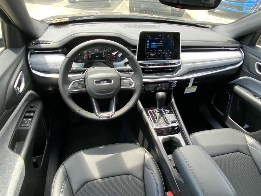 new 2025 Jeep Compass car, priced at $25,495
