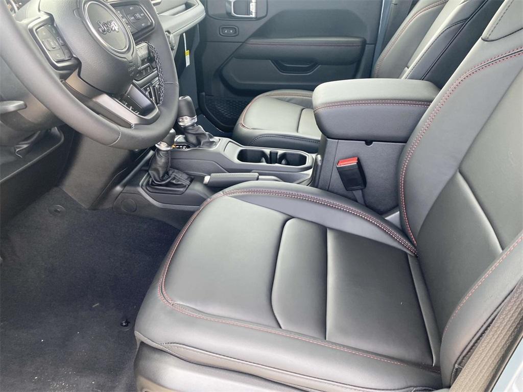 new 2025 Jeep Wrangler car, priced at $65,555