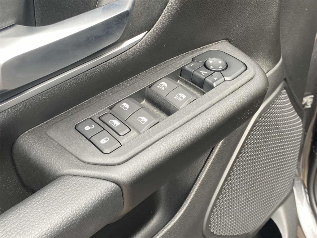 new 2025 Ram 1500 car, priced at $47,995