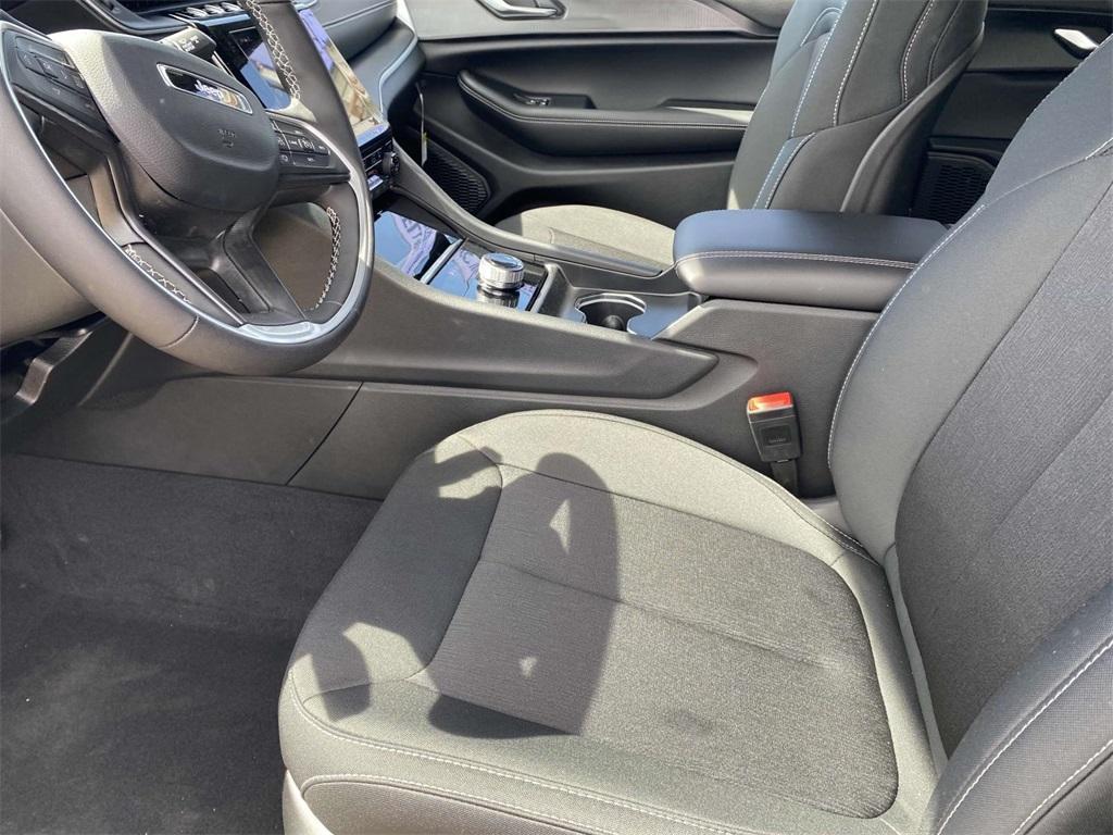 new 2025 Jeep Grand Cherokee L car, priced at $34,995