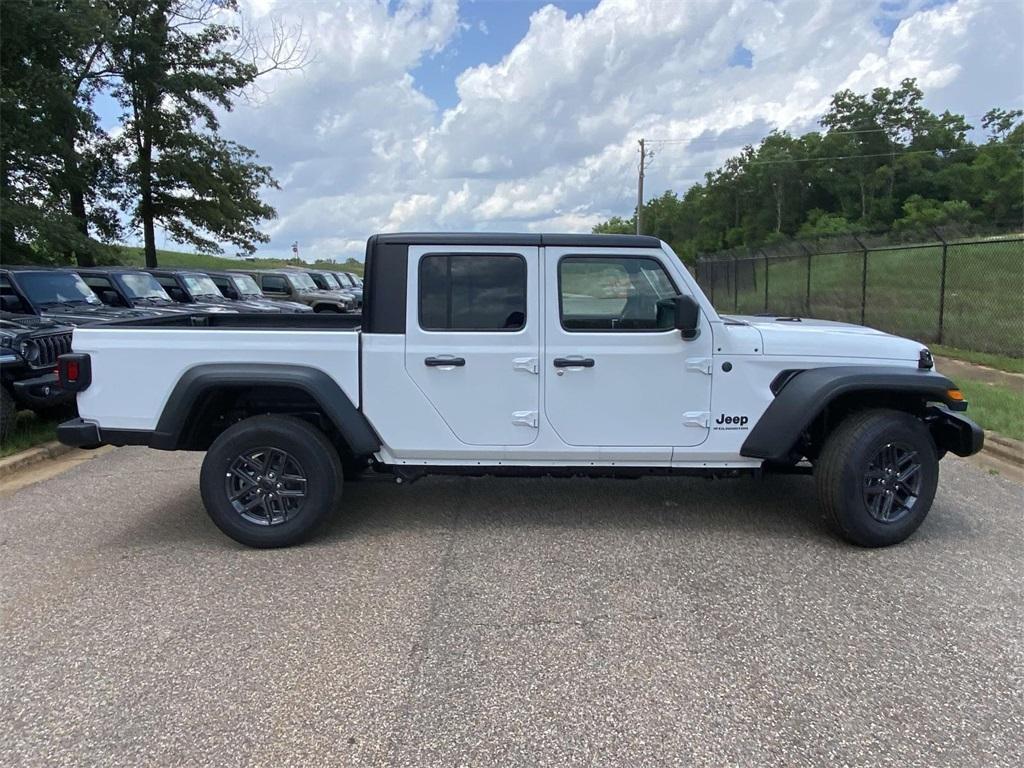 new 2025 Jeep Gladiator car, priced at $43,995