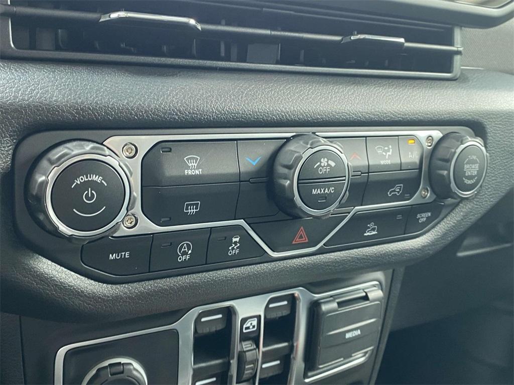 new 2025 Jeep Gladiator car, priced at $39,734