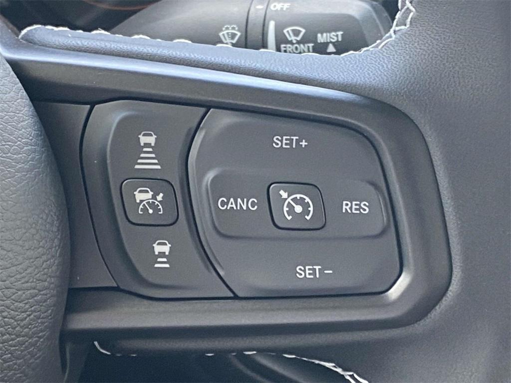 new 2025 Jeep Gladiator car, priced at $39,734