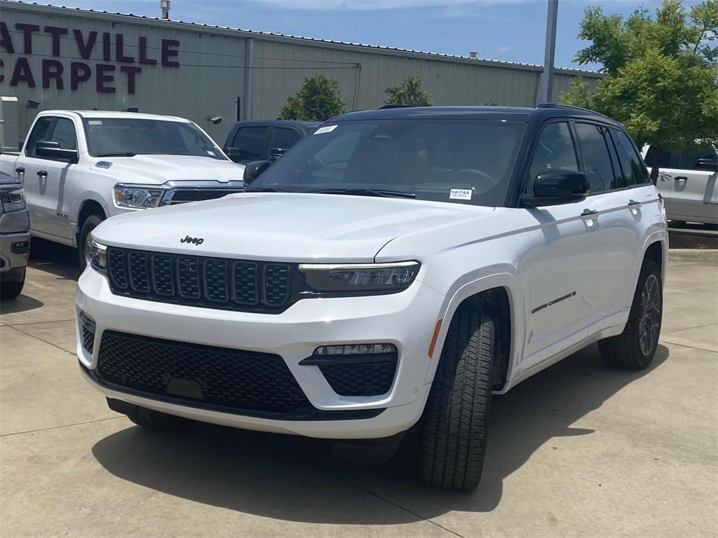 new 2025 Jeep Grand Cherokee car, priced at $65,995