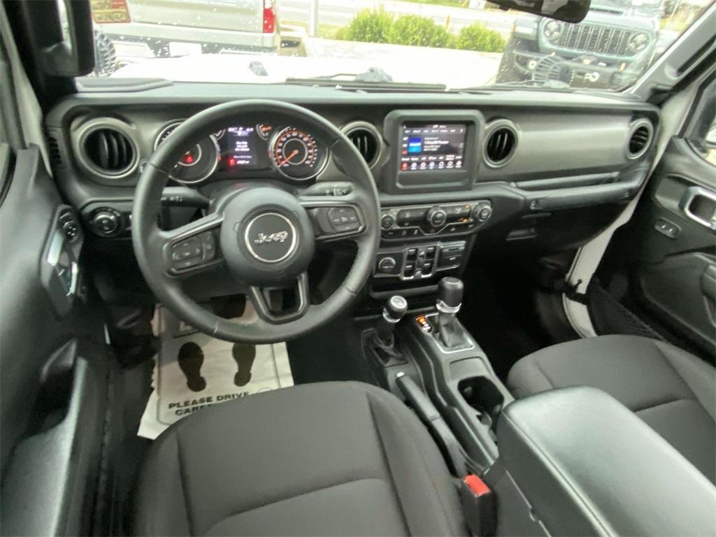 used 2022 Jeep Gladiator car, priced at $32,295