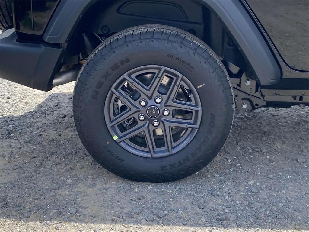 new 2025 Jeep Wrangler car, priced at $45,995