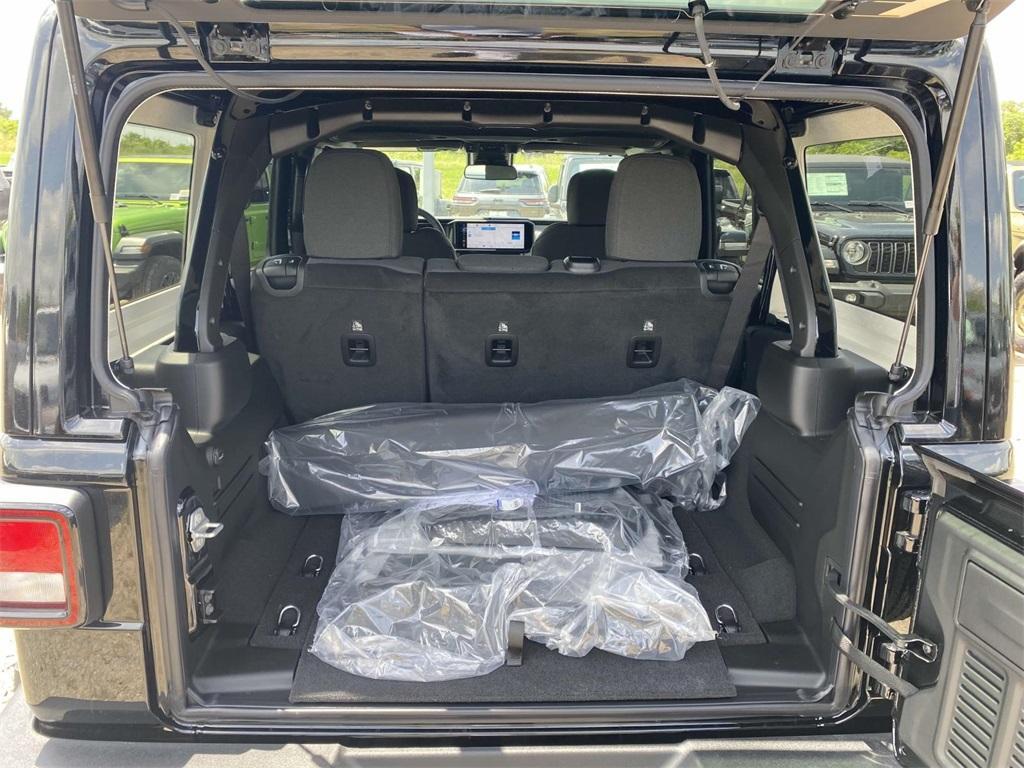 new 2025 Jeep Wrangler car, priced at $45,995