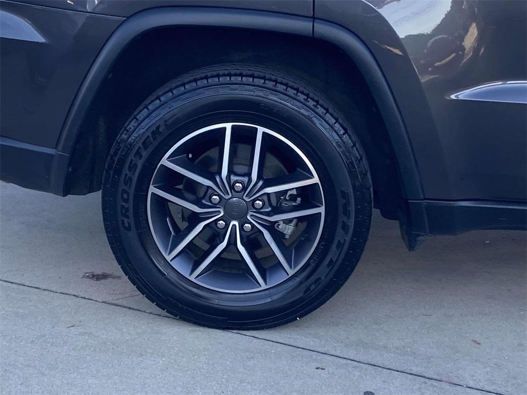 used 2020 Jeep Grand Cherokee car, priced at $19,995