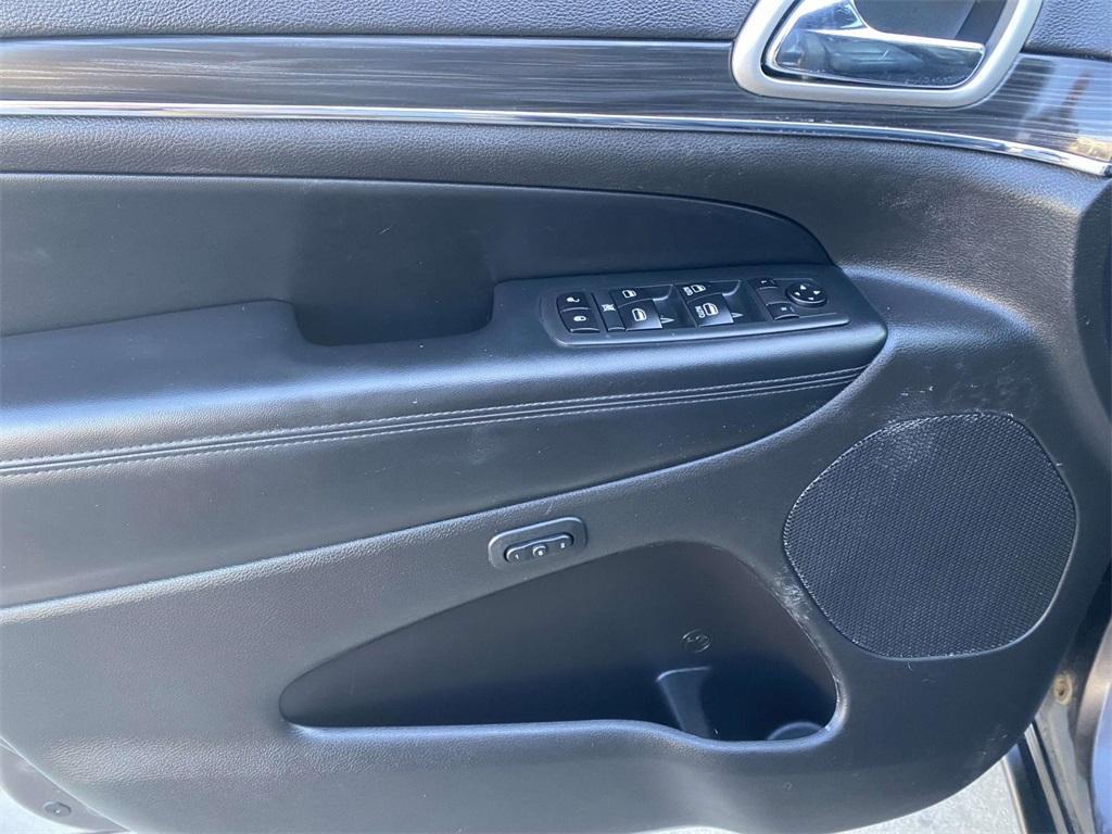 used 2020 Jeep Grand Cherokee car, priced at $19,995