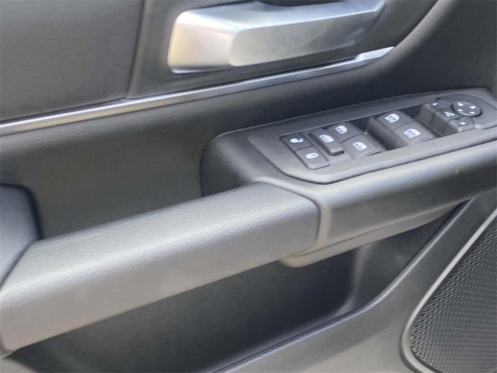 new 2025 Ram 1500 car, priced at $43,995