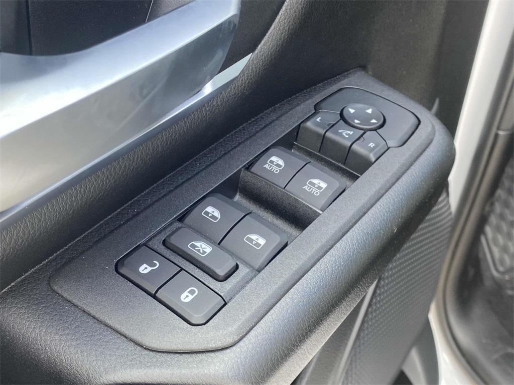 new 2025 Ram 1500 car, priced at $43,995