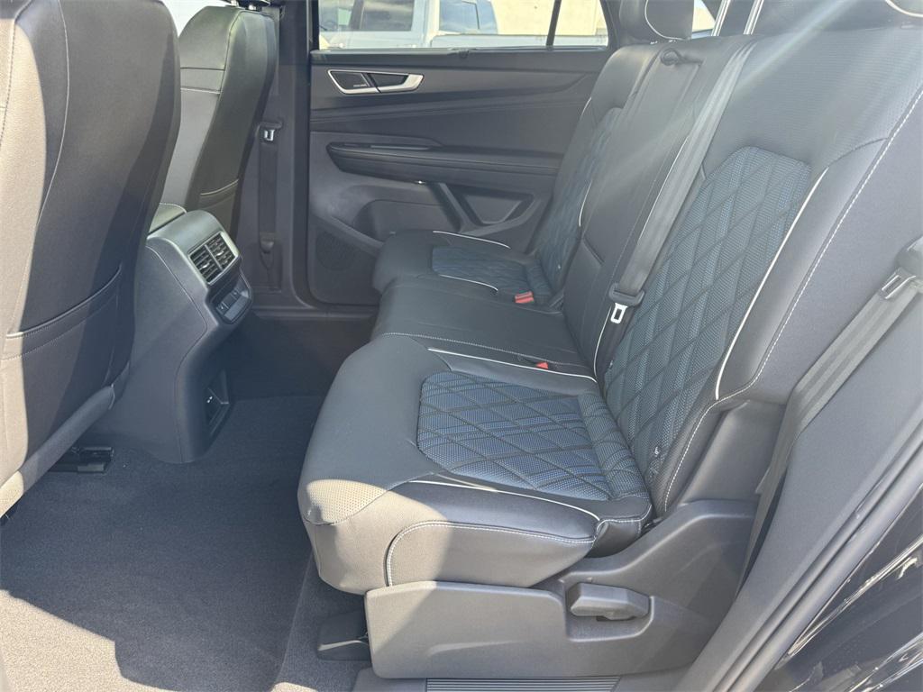 new 2026 Volkswagen Atlas Cross Sport car, priced at $53,489