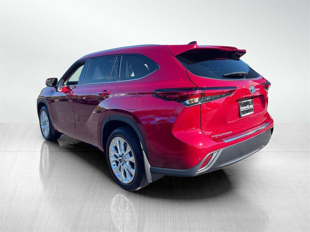 used 2022 Toyota Highlander Hybrid car, priced at $42,000