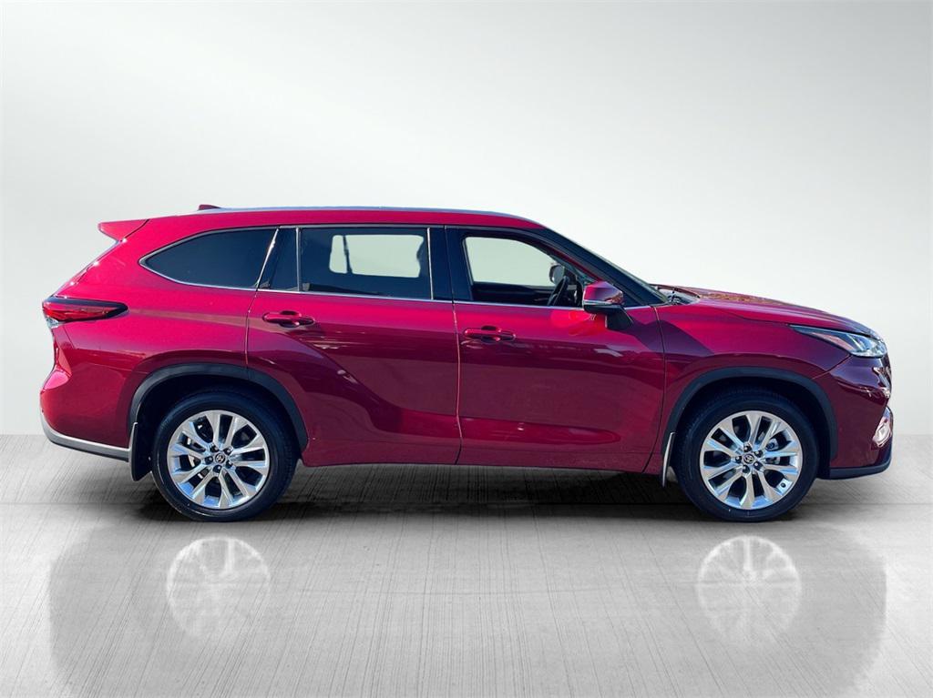 used 2022 Toyota Highlander Hybrid car, priced at $42,000