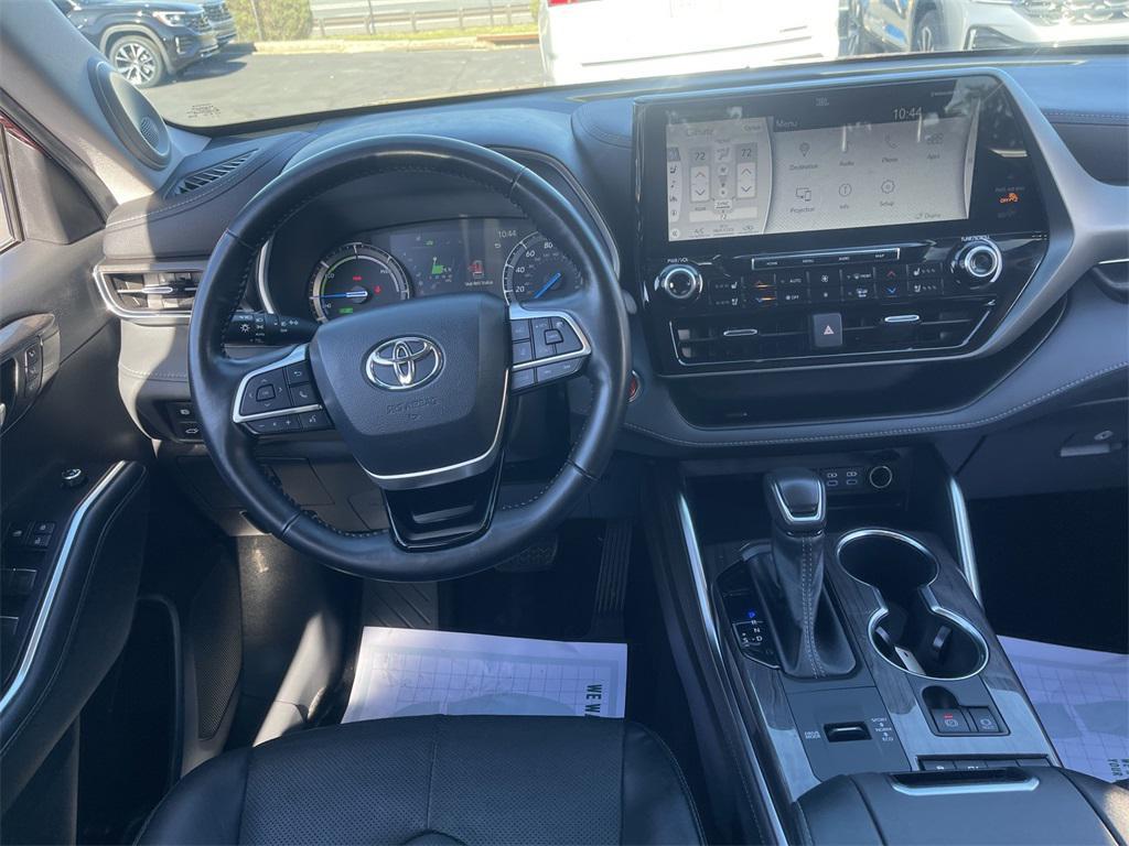used 2022 Toyota Highlander Hybrid car, priced at $42,000