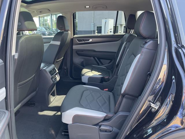new 2025 Volkswagen Atlas car, priced at $47,175