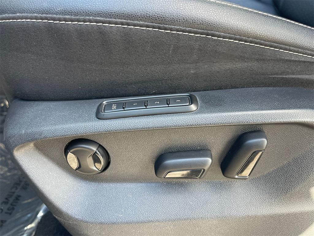 used 2021 Volkswagen Atlas car, priced at $25,490