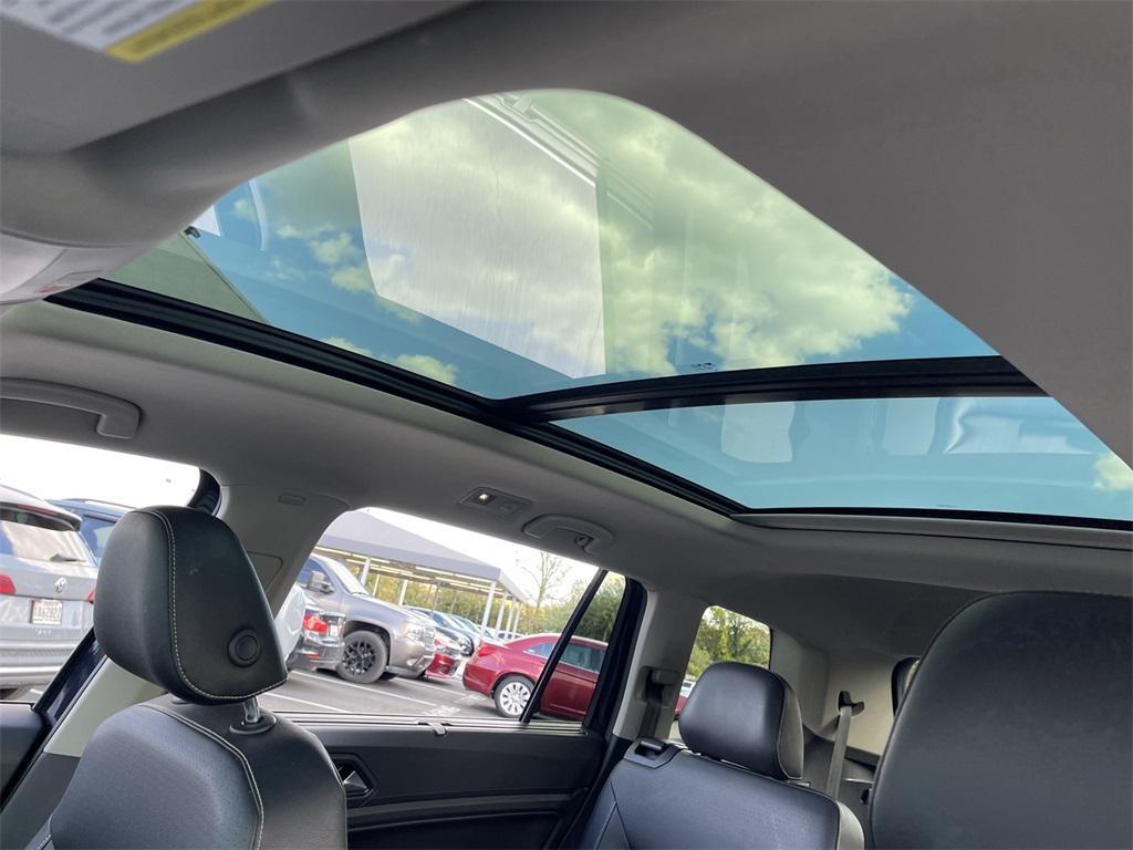 used 2021 Volkswagen Atlas car, priced at $25,490