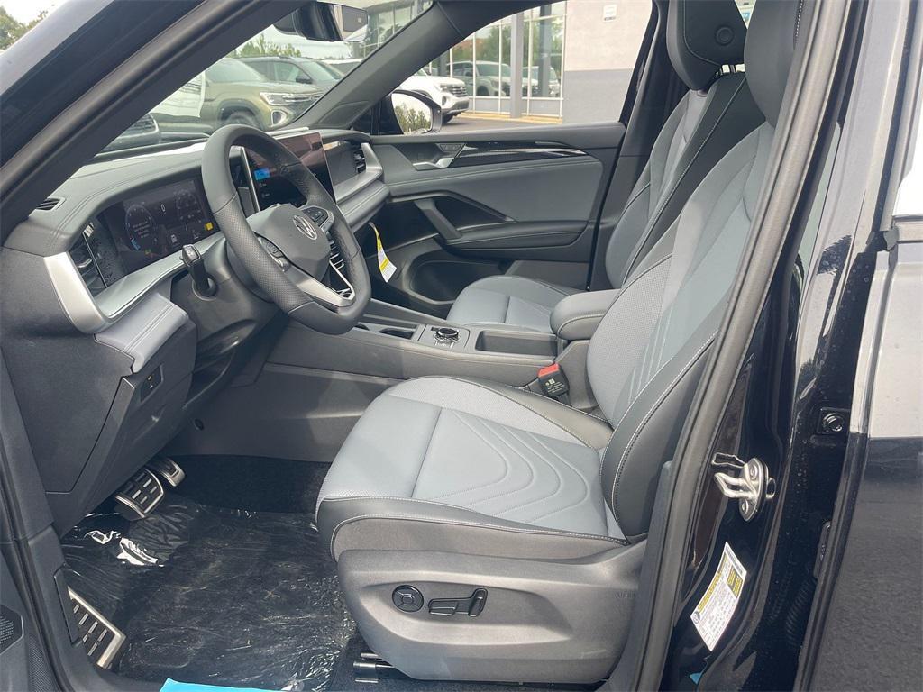 new 2025 Volkswagen Tiguan car, priced at $36,187