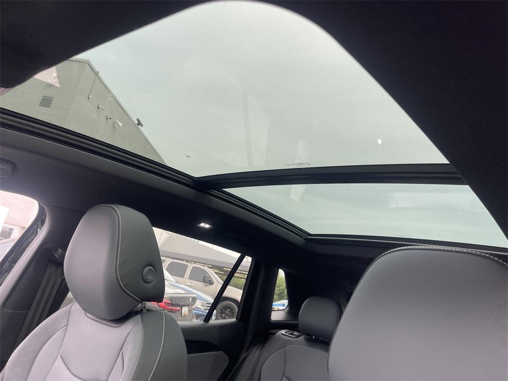 new 2025 Volkswagen Tiguan car, priced at $36,187