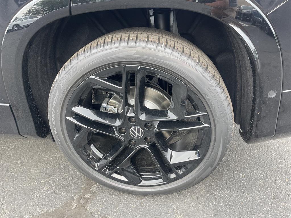 new 2025 Volkswagen Tiguan car, priced at $36,187