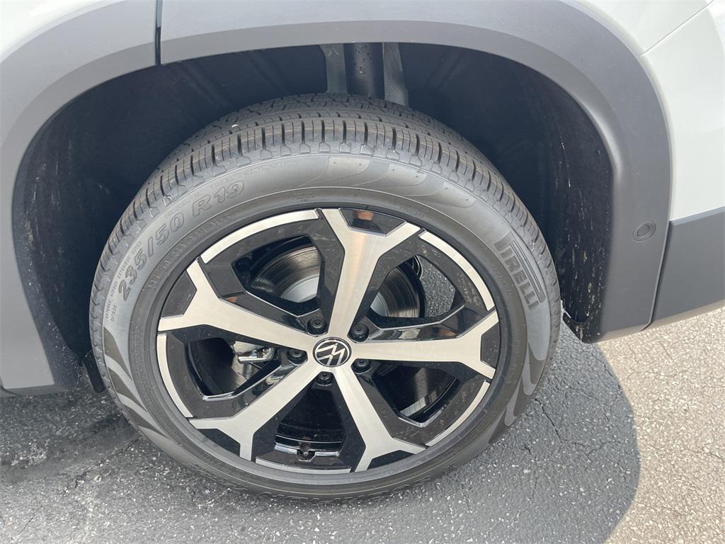 new 2025 Volkswagen Tiguan car, priced at $34,709