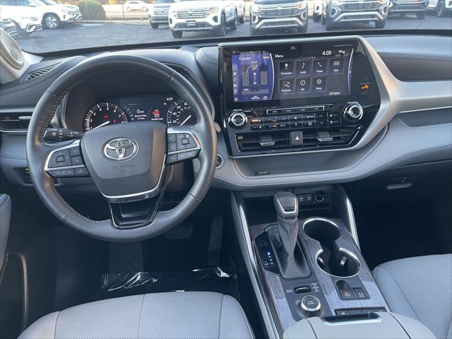 used 2021 Toyota Highlander car, priced at $37,490