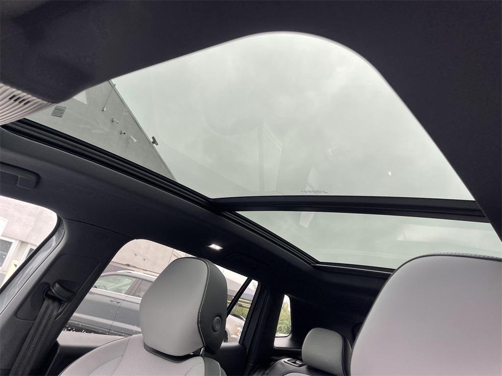new 2025 Volkswagen Tiguan car, priced at $37,973