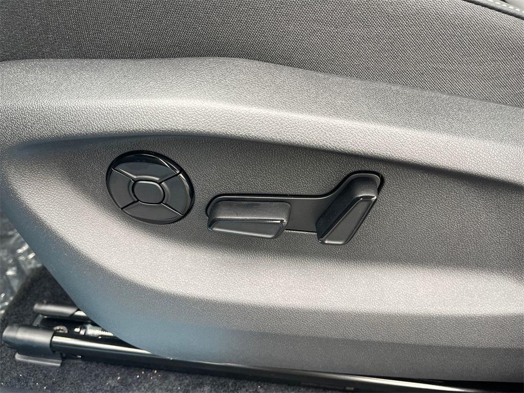 new 2025 Volkswagen Tiguan car, priced at $37,973