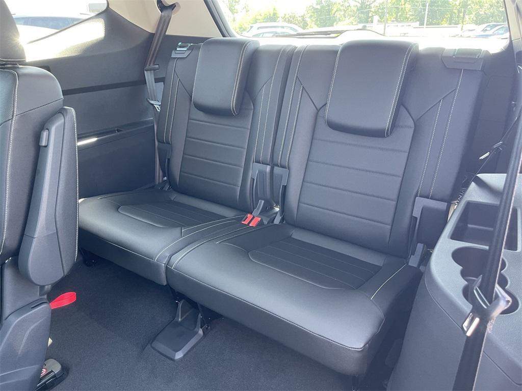 new 2025 Volkswagen Atlas car, priced at $47,616