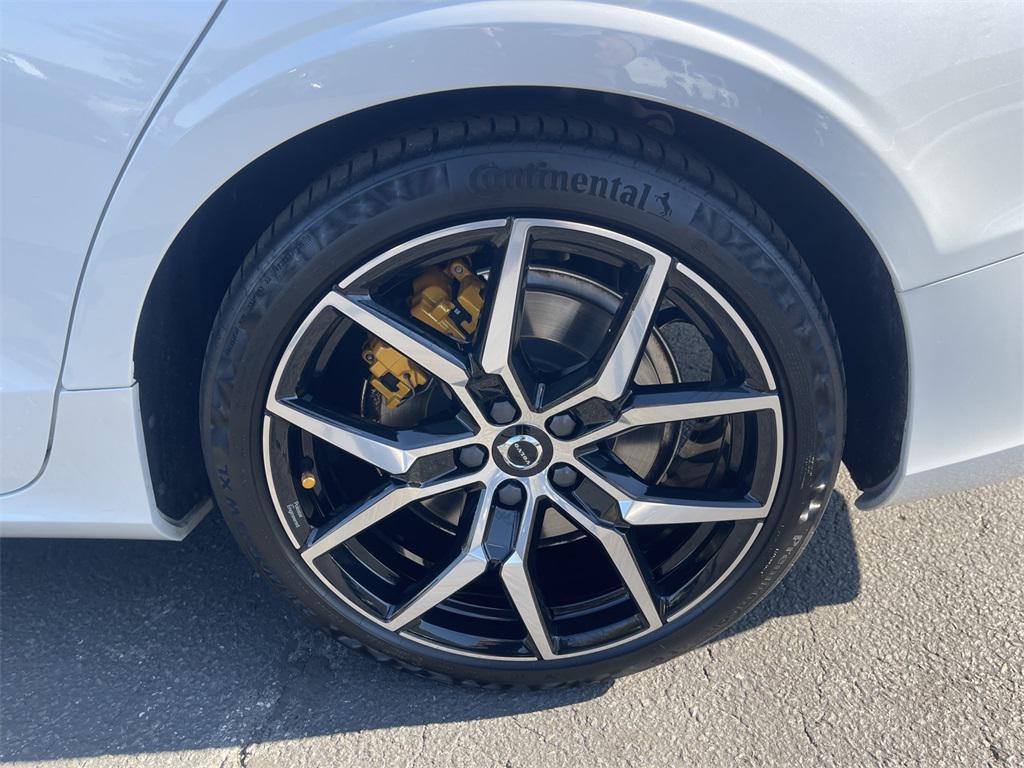 used 2021 Volvo S60 Recharge Plug-In Hybrid car, priced at $39,990