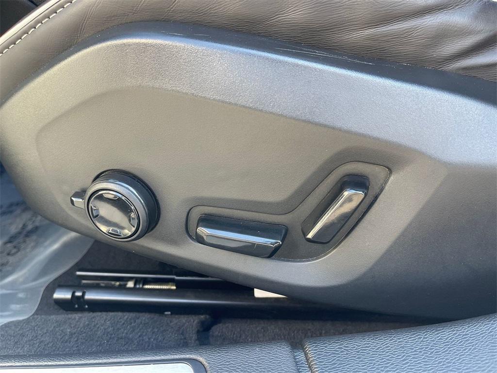 used 2021 Volvo S60 Recharge Plug-In Hybrid car, priced at $39,990