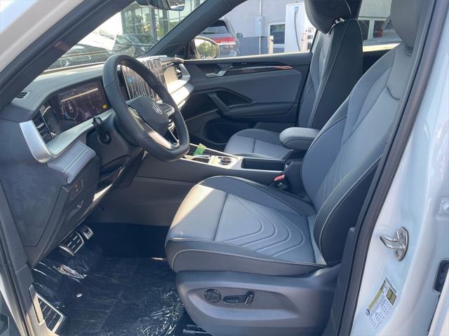 new 2025 Volkswagen Tiguan car, priced at $38,582