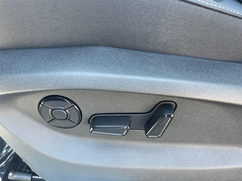 new 2025 Volkswagen Tiguan car, priced at $37,832