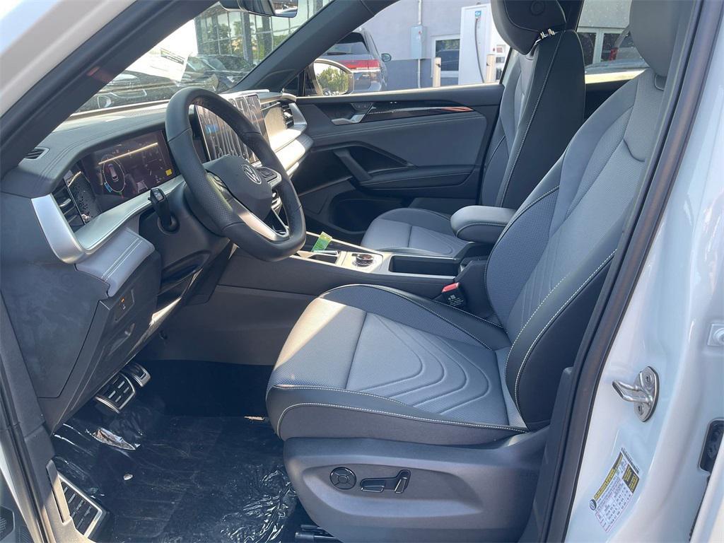 new 2025 Volkswagen Tiguan car, priced at $37,832