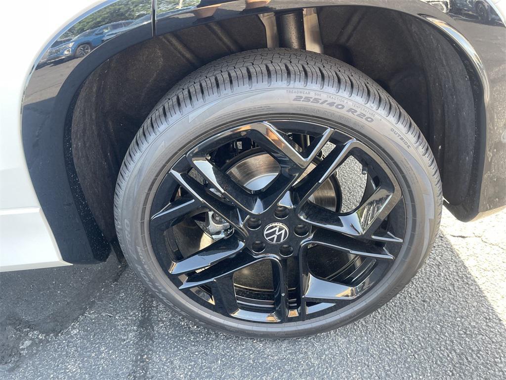 new 2025 Volkswagen Tiguan car, priced at $37,832