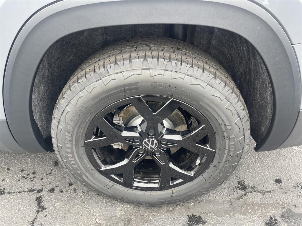 new 2025 Volkswagen Atlas car, priced at $47,619
