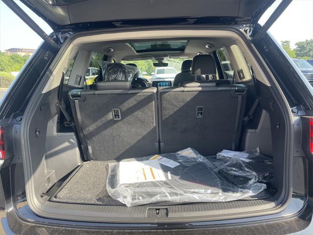 new 2025 Volkswagen Atlas car, priced at $53,509