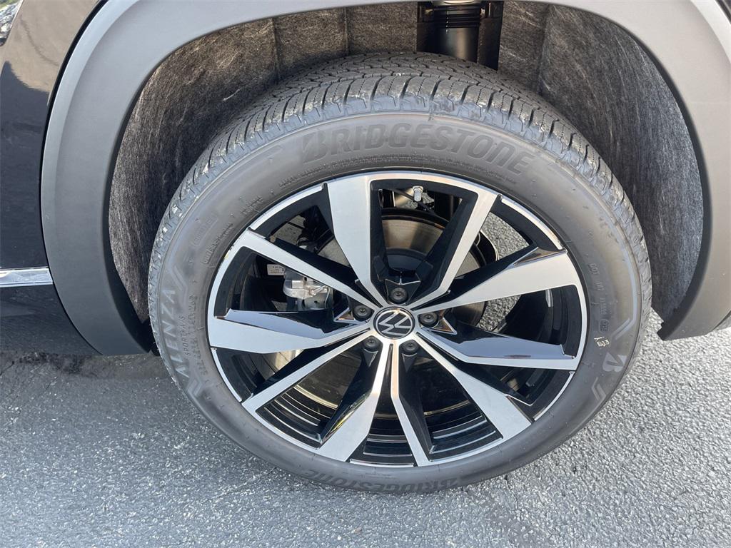 new 2025 Volkswagen Atlas car, priced at $53,509