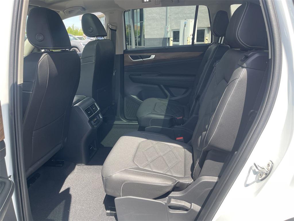 new 2025 Volkswagen Atlas car, priced at $45,516