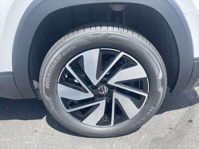 new 2025 Volkswagen Atlas car, priced at $44,766