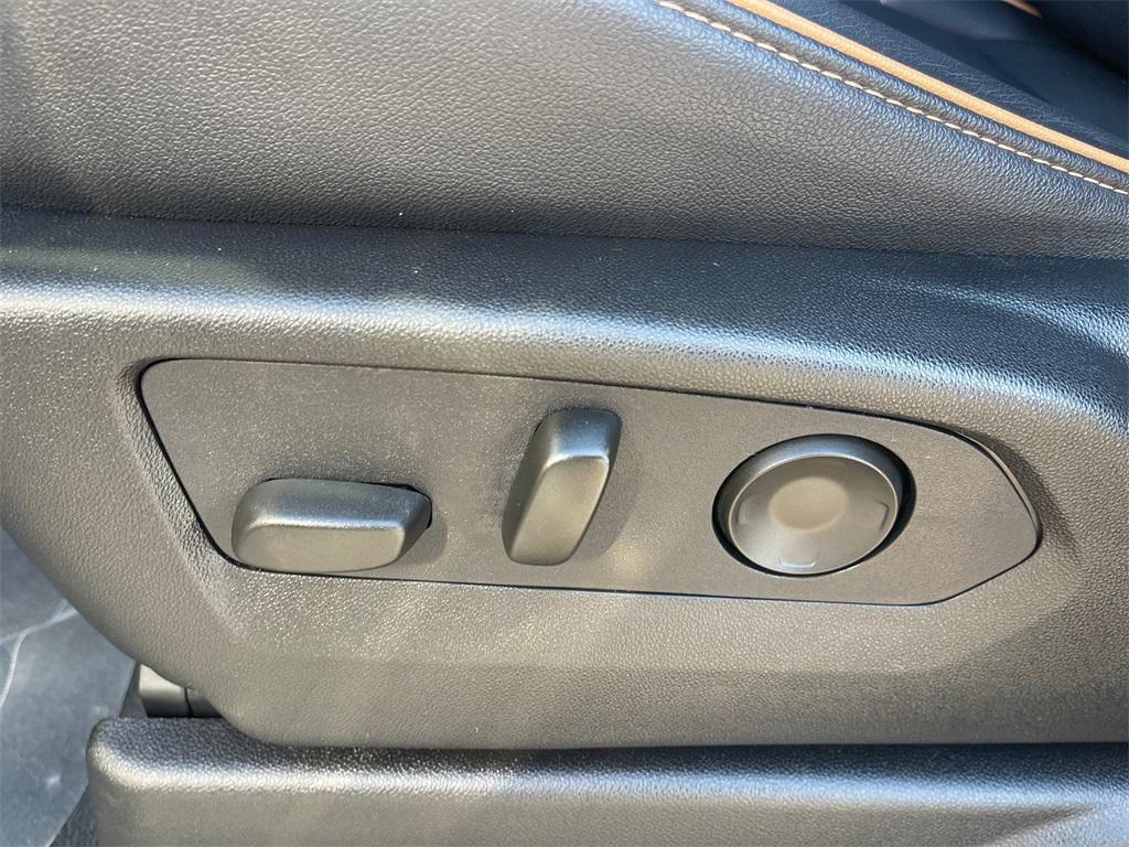 used 2024 GMC Yukon car, priced at $67,990