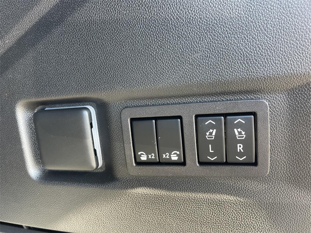 used 2024 GMC Yukon car, priced at $67,990